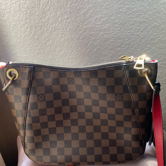 Louis Vuitton Crossbody - Picture 7 of 15